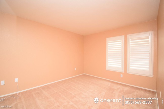 Building Photo - 1123 S Villa Way