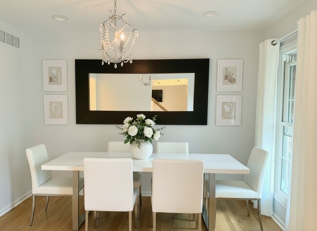 Foto del edificio - 741 Buttonwood Cir