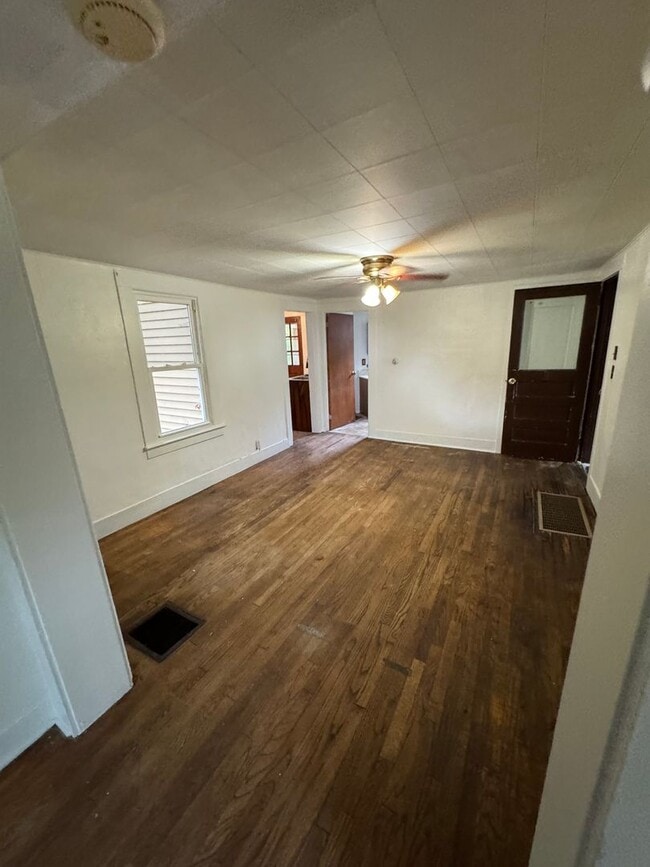 Building Photo - 7 Union St