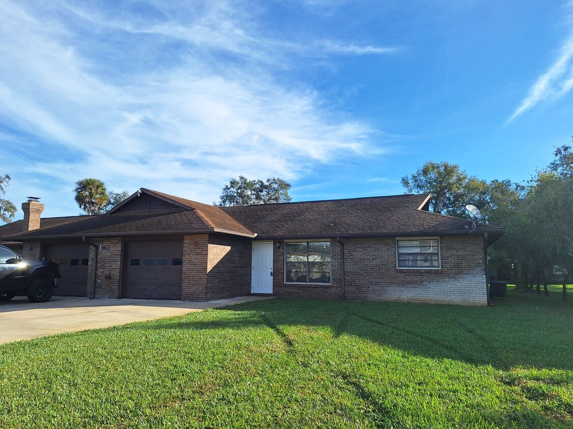 Primary Photo - 2BR 1BA DUPLEX MAINLAND NEW SMYRNA BEACH