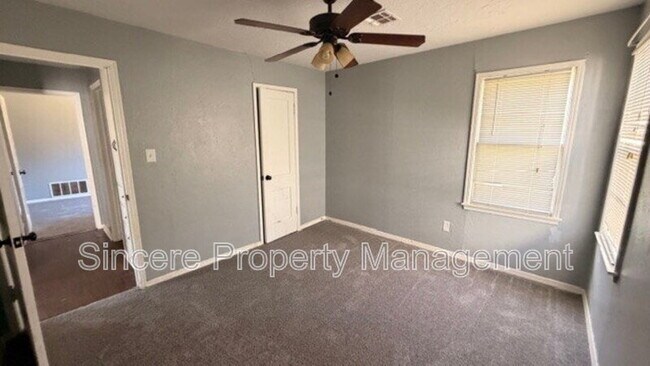 Foto del edificio - 3737 SE 24th St