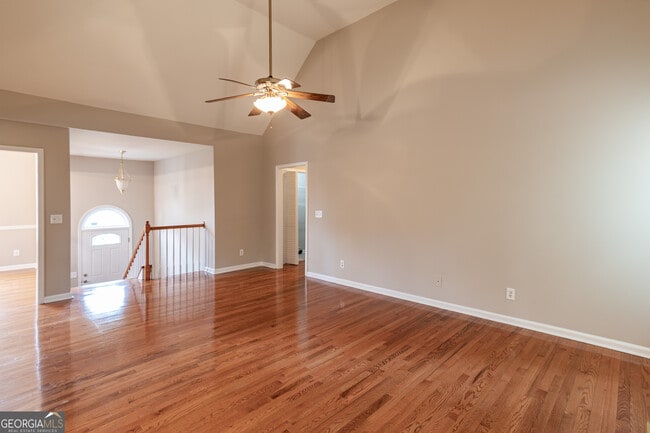 Foto del edificio - 705 Oxford Crest Ct NW