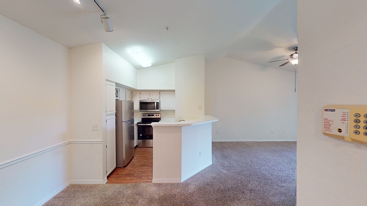 Photo - Ashton at Waterford Lakes Apartments