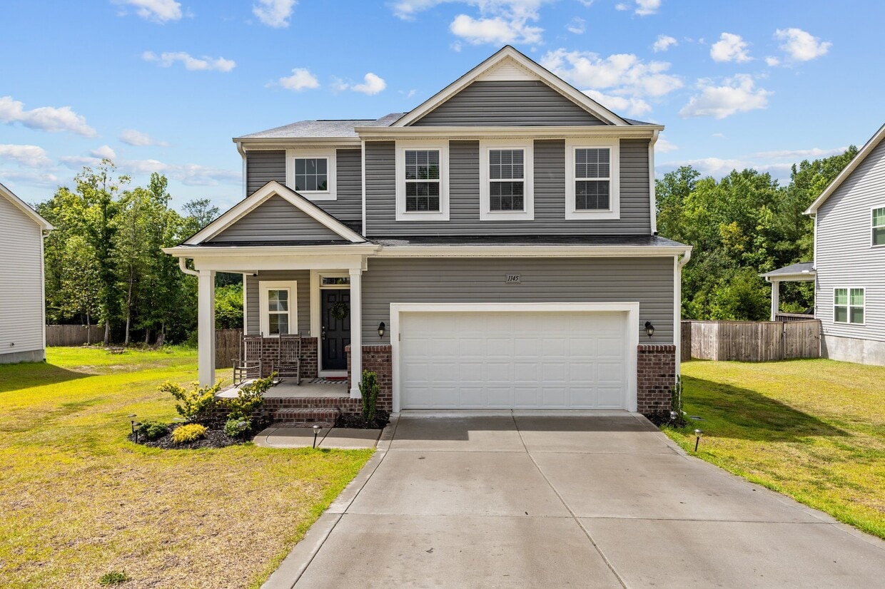 Primary Photo - 130 Amelia Dr
