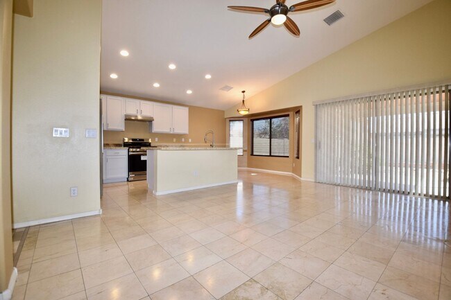 Foto del edificio - Excellent 4 bed 2 bath Ahwatukee Home!