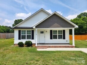 Building Photo - 2119 Moose Rd