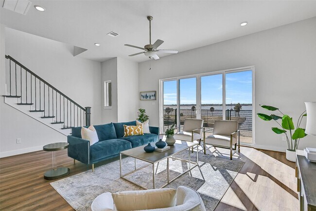 Foto del edificio - 4413 Anthony Ct Ln