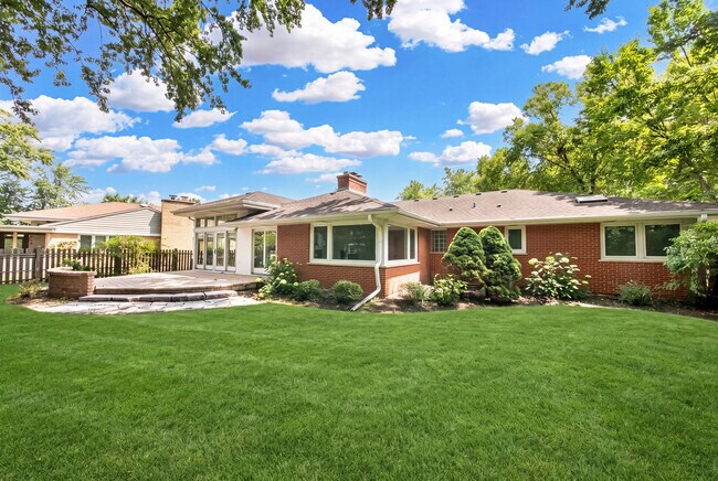 Foto del edificio - 924 Brookline Ln