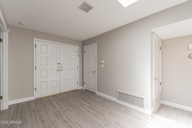 Building Photo - 6232 E Aire Libre Ln