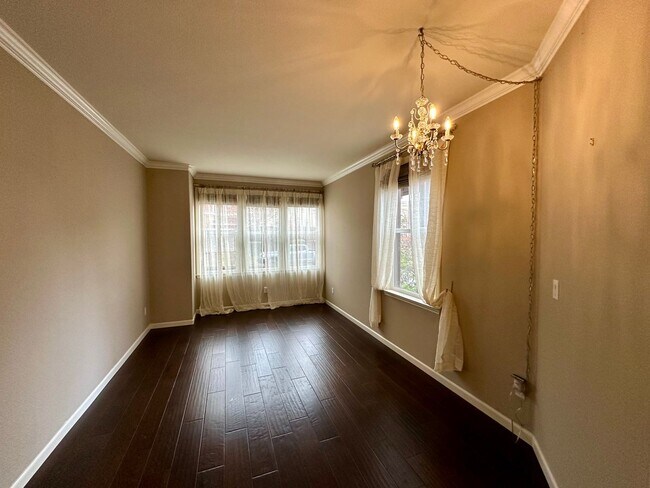 Building Photo - Large 4 Bedroom House in Hiddenbrook Commu...