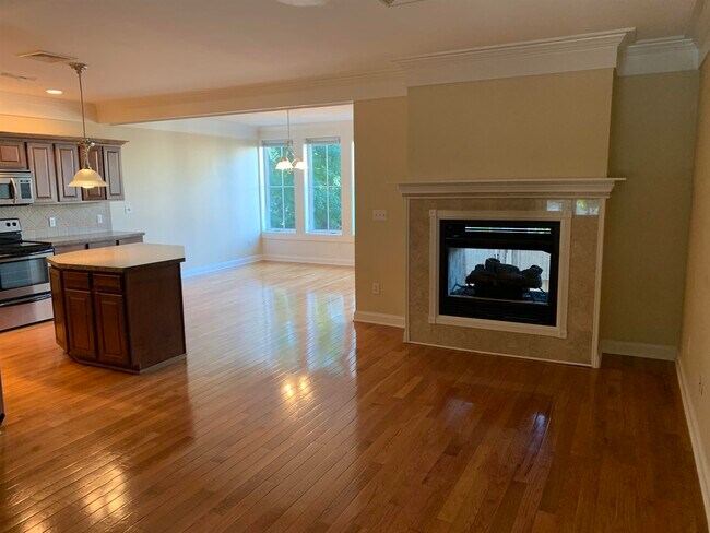 Building Photo - 32 Madison St