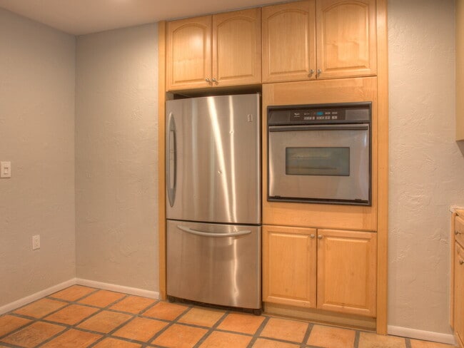 Building Photo - 9506 Burlington Pl