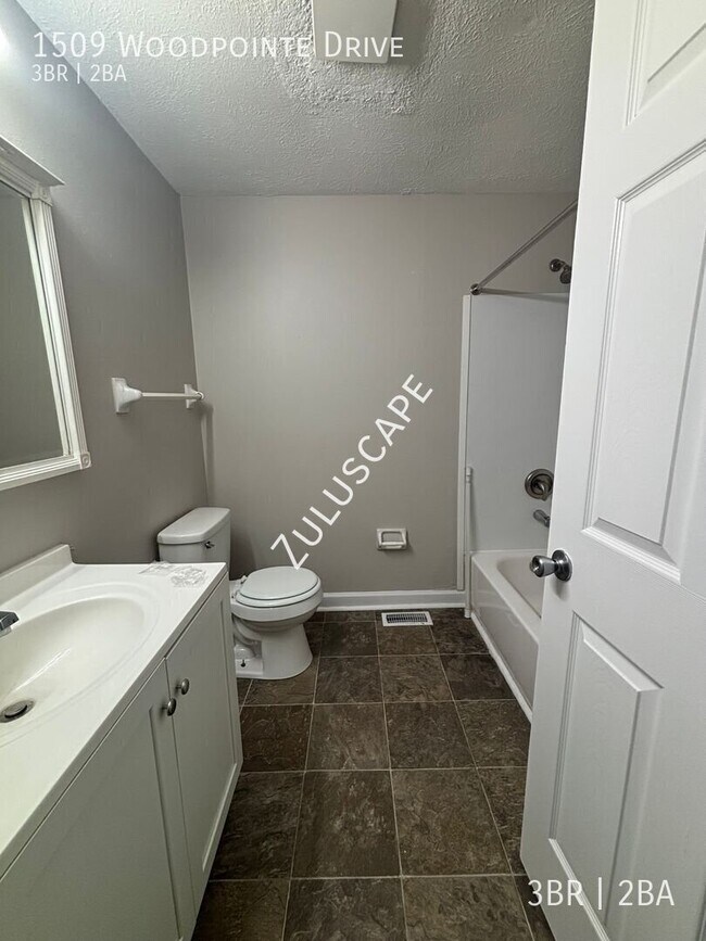 Foto del edificio - 1509 Woodpointe Dr