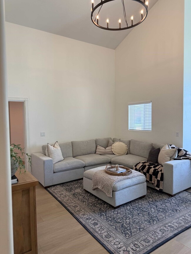 Photo - 370 N 800 W (West Bountiful, UT) House
