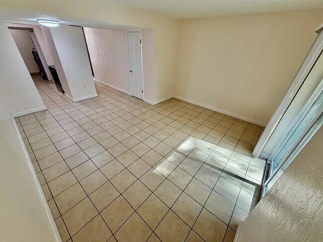 Building Photo - 7209 SW 45th Pl