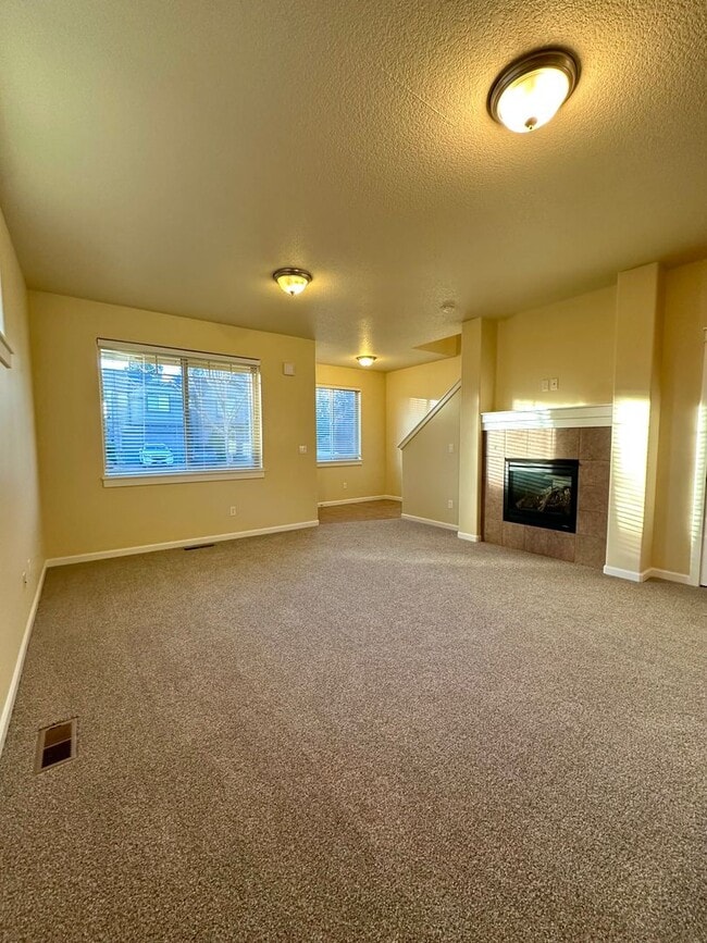 Building Photo - 63114 Dakota Dr