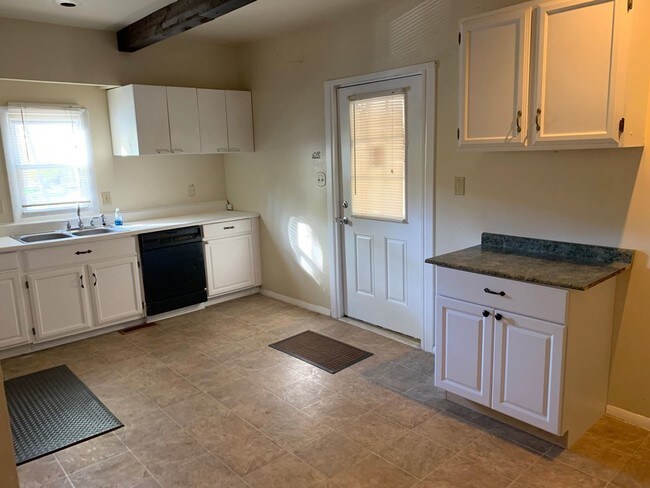 Foto del edificio - 3 br, 1 bath House - 3217 Hill St