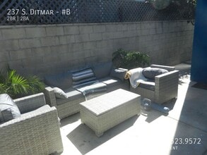 Building Photo - 237 S Ditmar St