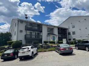 Building Photo - 11 Gibbs St