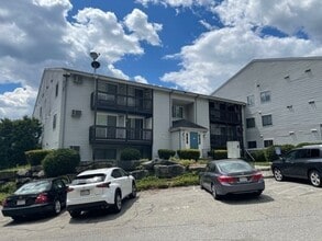 Building Photo - 11 Gibbs St