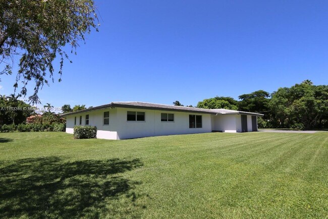 Foto del edificio - 6695 SW 96th St