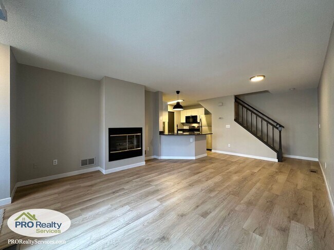 Foto del edificio - 2 Bedroom Townhome in Woodbury