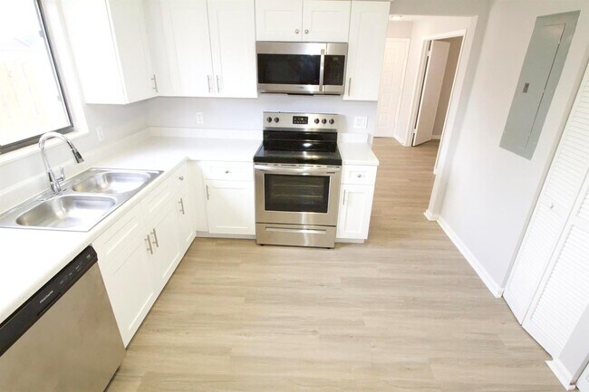 Foto del edificio - 9222 Roan Ln