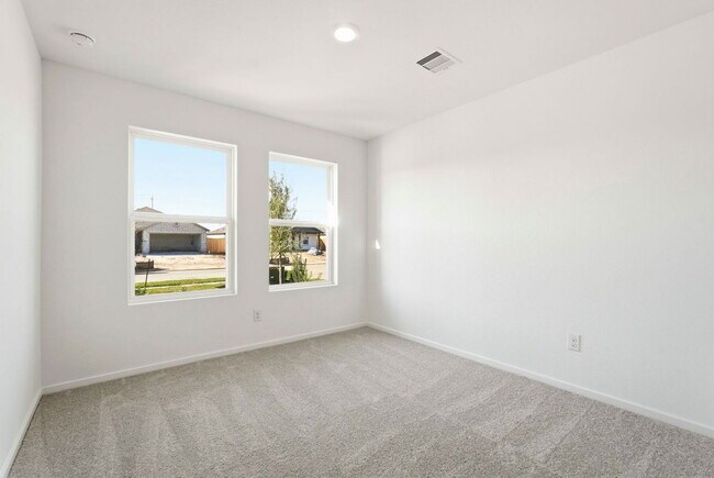 Building Photo - 2821 Cedar Dr