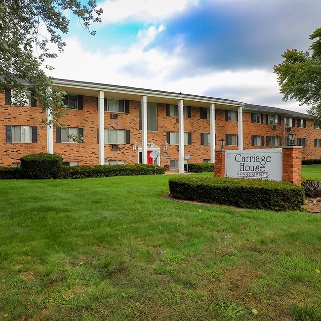 Building Photo - Carriage House Apartments