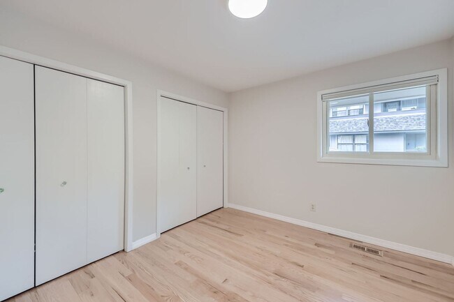 Building Photo - Centrally Located Newly Renovated Boulder ...