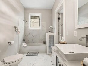 Building Photo - 2416 Harriet Ave