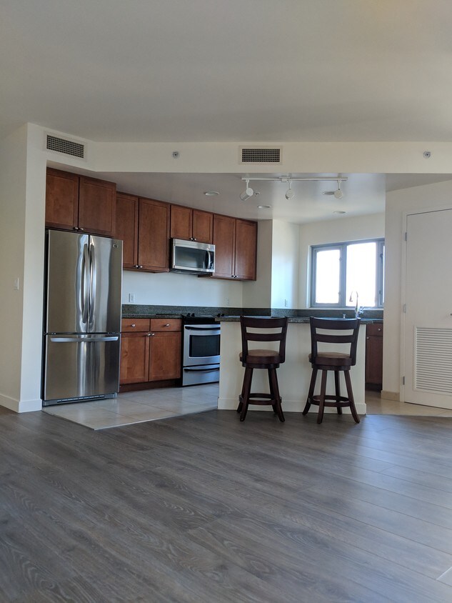 Kitchen - 175 W St James St