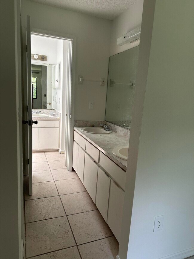 Foto del edificio - 2574 Hester Ave SE