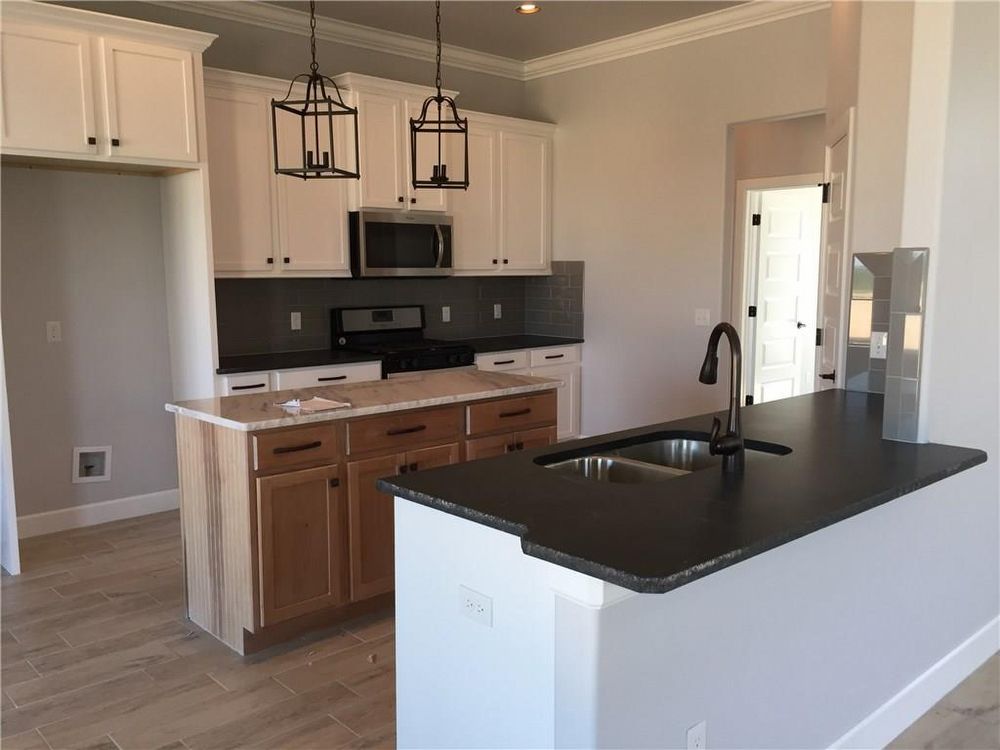 Building Photo - 6512 Bentley Dr