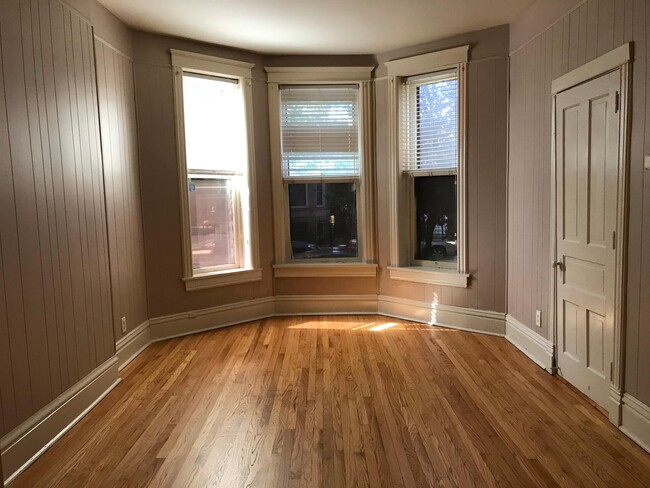 Building Photo - 845 N Mozart St