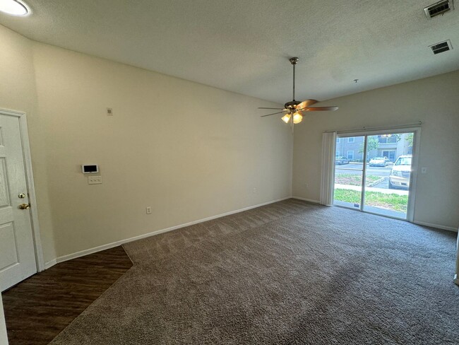 Building Photo - Move In Special! 1/2 Off 1st Months Rent T...