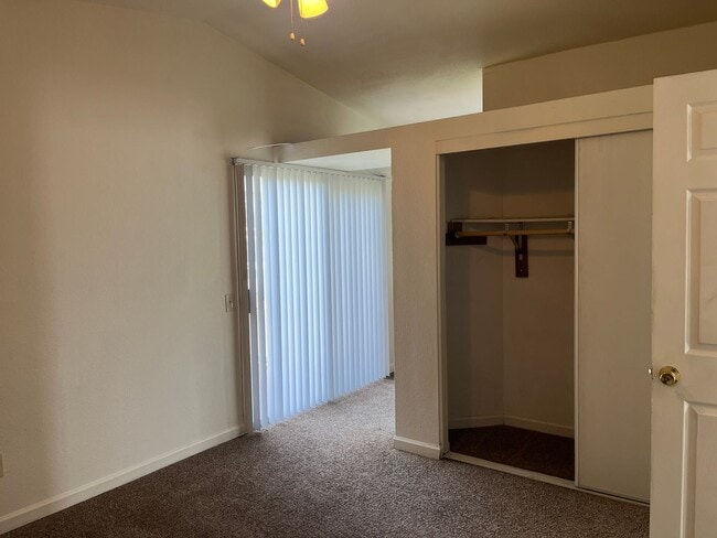 Building Photo - Get $300 Off The First Months Rent If Move...