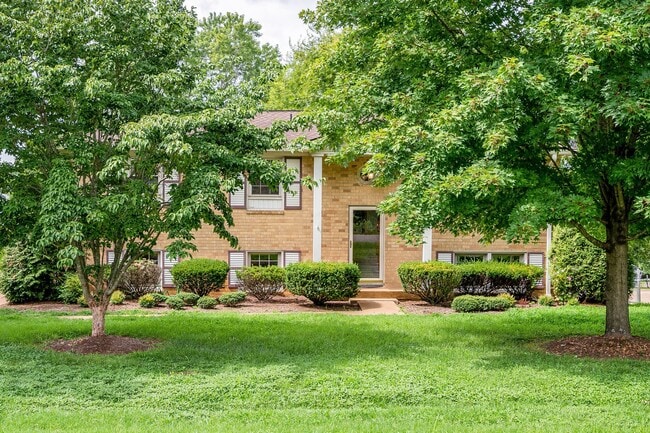 Building Photo - 517 Continental Dr