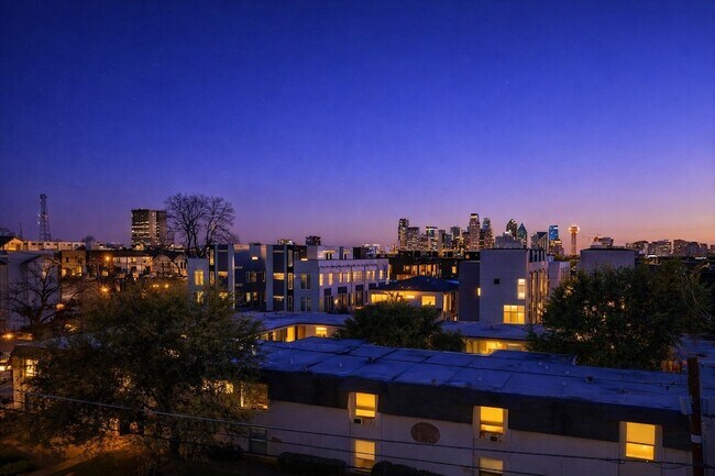 Foto del edificio - 4905 Camdale Ct
