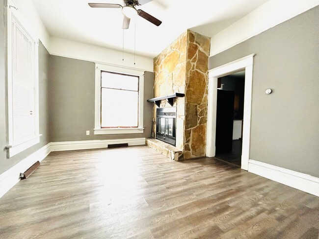 Foto del edificio - Single Family Home with Bonus Room & Loft!
