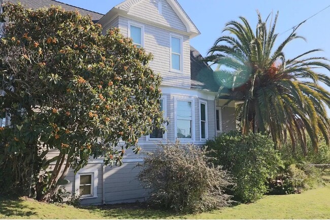 Photo - 2207 E 21st St House