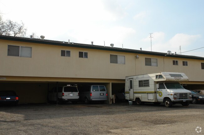 Foto del edificio - Cabana  Apartments