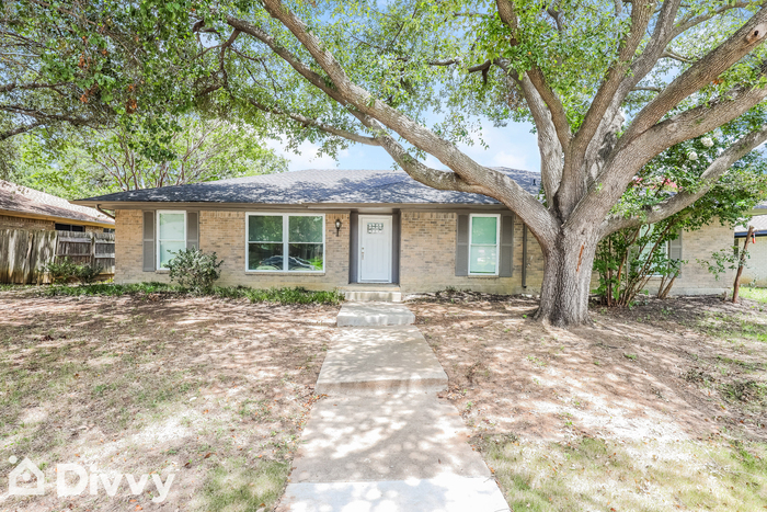 Foto principal - 2310 Greenmeadow Dr