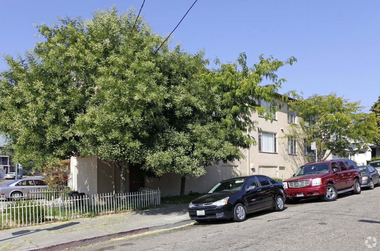 Building Photo - 3104-3112 14th Ave