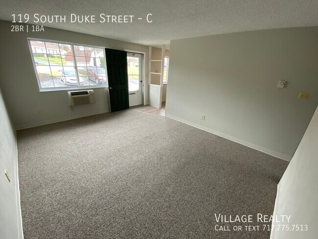 Foto del edificio - 119 S Duke St