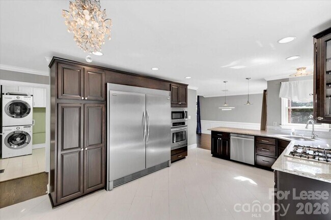 Building Photo - 3112 English Sparrow Ln
