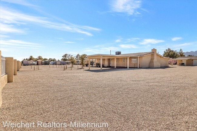 Building Photo - 3 br, 2 bath House - 5081 Pioneer Way Unit A