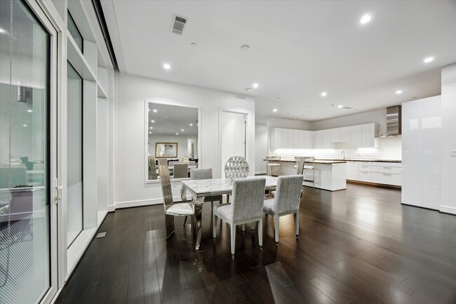 Foto del edificio - 4521 San Felipe St