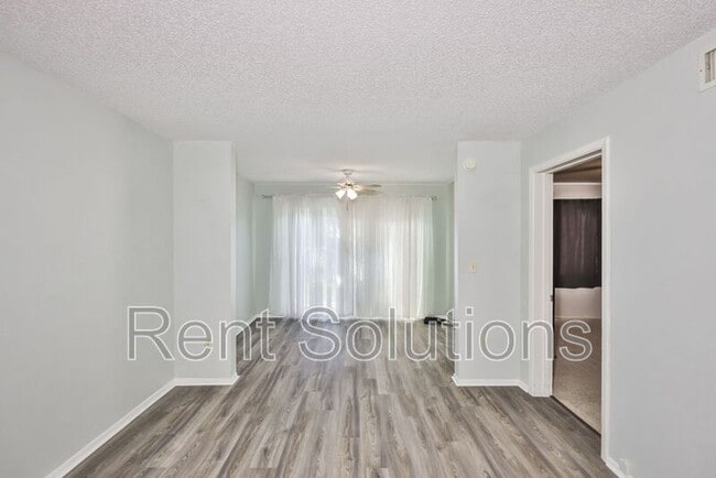 Foto del edificio - 801 83rd Ave N