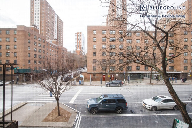 Building Photo - 363 W 17th St